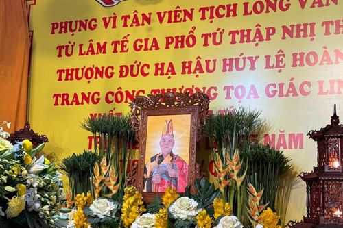 Ban Trị sự GHPGVN Q.Bình Tân (TP.HCM) viếng tang Thượng tọa Thích Đức Hậu