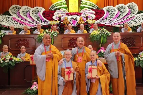 Đại giới đàn Bửu Huệ: Giới trường chùa Thanh Tâm tạ đàn và trao phần thưởng đến các giới tử Ni