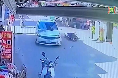 Va chạm giao thông khi qua ngã tư không giảm tốc độ