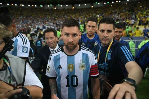 CĐV Brazil, Argentina đánh nhau, Messi bất lực bỏ vào phòng nghỉ