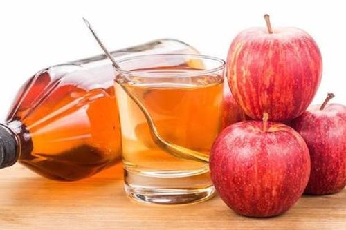 Chuyên gia dinh dưỡng cảnh báo 9 tác hại của giấm táo khi uống quá nhiều