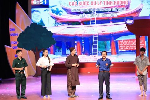 Bài 2: Những đóng góp thầm lặng