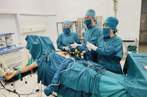 Bệnh viện Đa khoa khu vực Vĩnh Linh phẫu thuật nội soi cấp cứu thành công ca bệnh khó