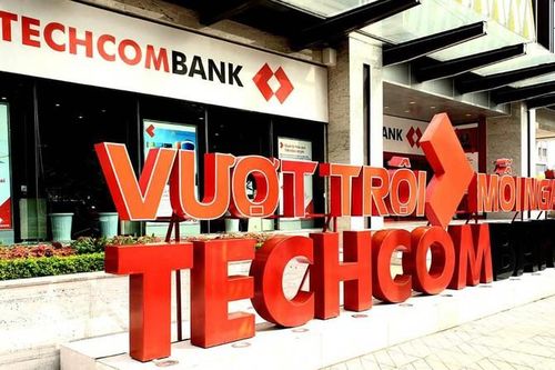 3 người con Chủ tịch Techcombank mua vào hơn 174 triệu cổ phiếu