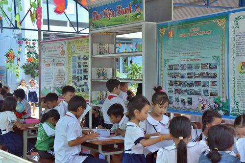 Nhân rộng mô hình phát triển thư viện toàn diện ở vùng biên