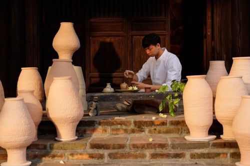 Khoác áo mới cho gốm 'be chạch' Bát Tràng