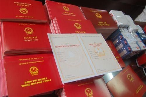 'Bằng đỏ' xưa và nay