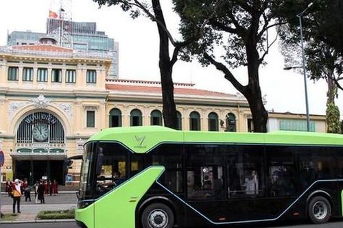 Tuyến buýt điện đầu tiên lỗ gần 30 tỷ đồng, TPHCM tính toán tăng trợ giá 'giải cứu'