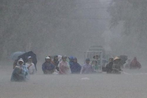 Không khí lạnh kèm gió Đông, Thừa Thiên Huế cảnh báo tái diễn mưa lớn, ngập lụt