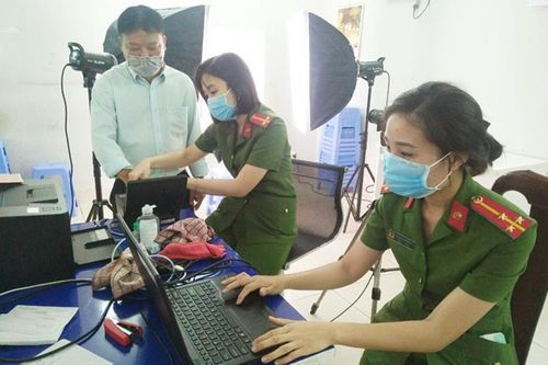 Đồng Nai đẩy mạnh truyền thông về tiện ích của ứng dụng VNeID cho người dân
