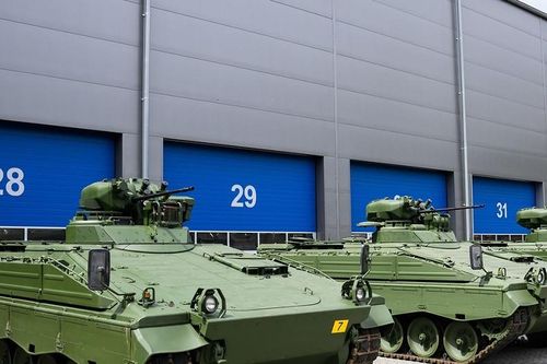 Ukraine nhận hàng chục thiết giáp từ Đức, Kiev muốn Mỹ viện trợ radar hiện đại