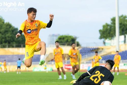 Vòng loại Cúp Quốc gia 2023/24: Sông Lam Nghệ An chiếm ưu thế vượt trội trước Đồng Tháp