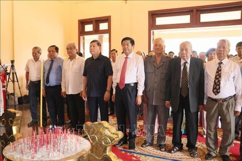 Dâng hương kỷ niệm 101 năm Ngày sinh Thủ tướng Chính phủ Võ Văn Kiệt
