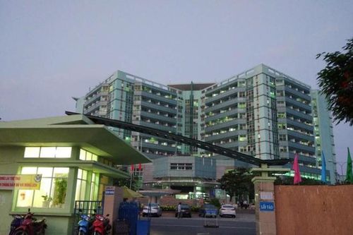 Mâu thuẫn với vợ, chồng đâm con 22 ngày tuổi thủng ruột