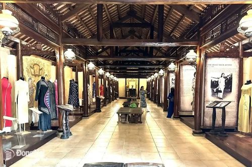 Ngắm áo dài Việt Nam qua các thời kỳ tại Bảo tàng Áo Dài