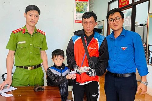 Hoàng Bảo Long - Cậu học trò nghèo không tham của rơi