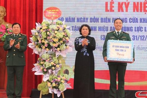 Kỷ niệm 50 năm Ngày Đồn Biên phòng cửa khẩu Chiềng Khương được phong tặng Danh hiệu Anh hùng lực lượng vũ trang nhân dân