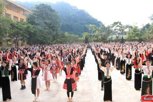 Giữ gìn truyền thống, bản sắc văn hóa trong trường học