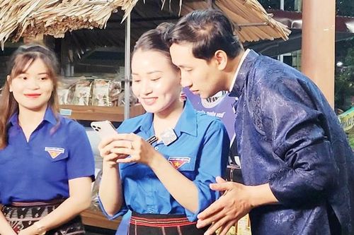 Thanh niên hỗ trợ đưa sản phẩm OCOP lên nền tảng số
