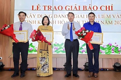 Khánh Hòa: Ban Thường vụ Tỉnh ủy trao Giải báo chí về xây dựng Đảng