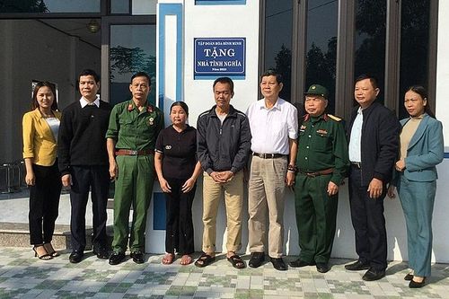 Thành phố Yên Bái: Khánh thành, bàn giao nhà tình nghĩa và trao tiền hỗ trợ làm nhà cho người thờ cúng liệt sỹ