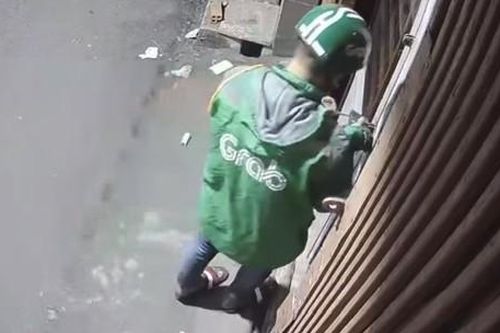Truy bắt 2 đối tượng mặc áo xe ôm công nghệ đột nhập phòng trọ trộm tài sản