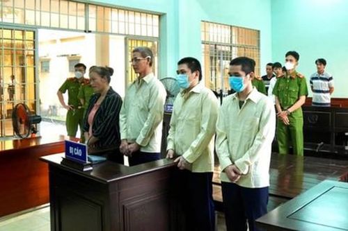 Nhóm đối tượng chặt ngón tay chủ thầu để đòi tiền lãnh tổng cộng 20 năm tù