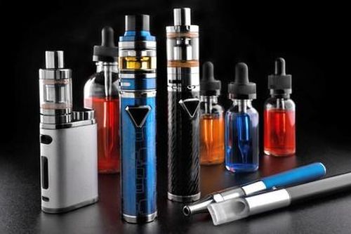 Đề nghị Quốc hội ban hành Nghị quyết cấm sử dụng thuốc lá điện tử trong cộng đồng
