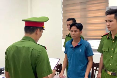 Bắt gã côn đồ đập phá ô tô ở sân bay Chu Lai