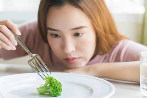 8 tác hại khi nhịn ăn để giảm cân