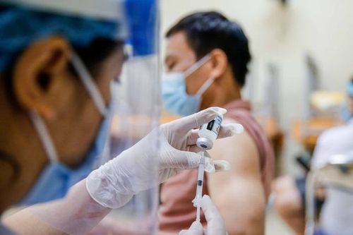 Tuổi trung niên cần làm các xét nghiệm gì và tiêm vaccine nào?