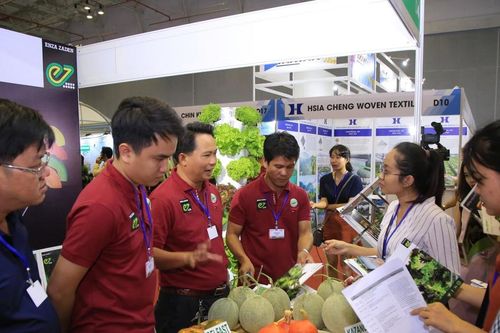 Giúp người làm vườn tiếp cận công nghệ tiên tiến và khách hàng mới