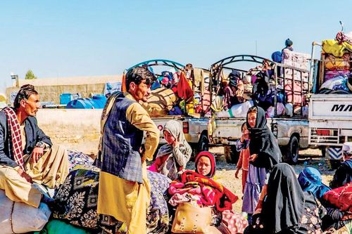 Người di cư Afghanistan gấp rút đi khỏi Pakistan