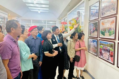 Khai mạc Triển lãm ảnh 'Côn Đảo - Vùng đất thiêng liêng của Tổ quốc'