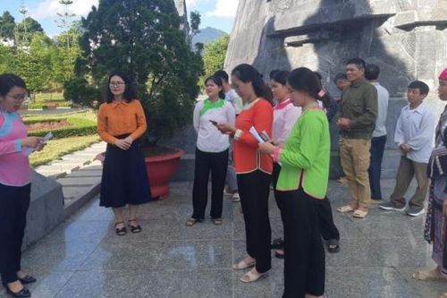 Lai Châu tổ chức tập huấn nghiệp vụ hướng dẫn viên du lịch tại điểm