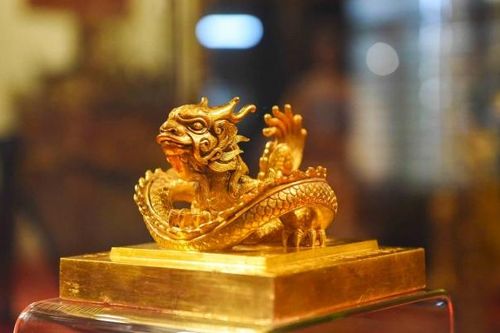 Chiêm ngưỡng ấn vàng 'Hoàng đế chi bảo' nặng hơn 10kg vàng ở Bắc Ninh