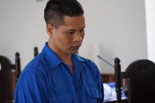 Kon Tum: Đòi nợ 20.000 đồng không được, thanh niên cầm dao cứa cổ bạn