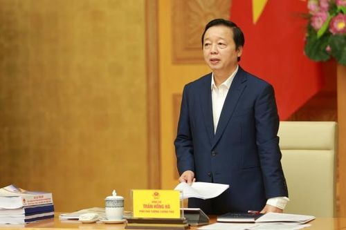 Tránh tình trạng đô thị chạy theo tuyến đường mà hình thành đô thị theo các hướng tuyến, giao thông