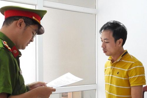 Nhờ người đóng giả nhân viên ngân hàng để lừa đảo