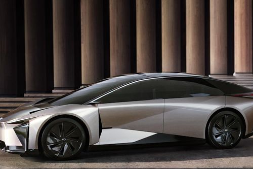 Lý do Lexus chưa vội bán xe điện ở Việt Nam