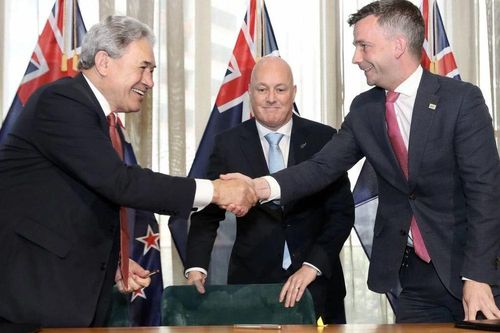 New Zealand: Ba đảng ký thỏa thuận thành lập chính phủ liên minh