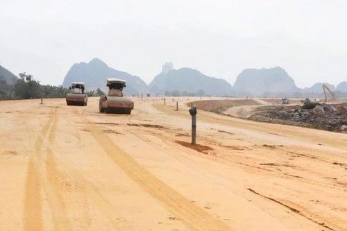 Nhiều nhà thầu chậm tiến độ thi công Cao tốc Cần Thơ-Cà Mau