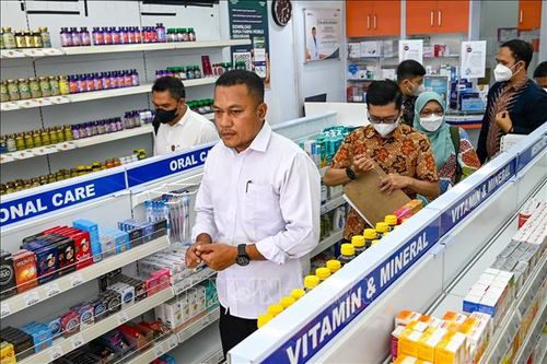 Tòa án Indonesia công bố hồ sơ vụ siro ho nhiễm độc