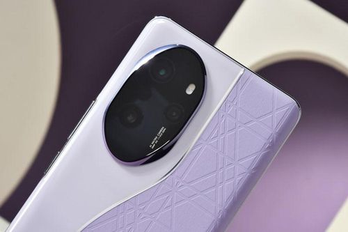 Smartphone cấu hình 'siêu khủng', màn hình OLED, sạc 100W, giá hơn 11 triệu