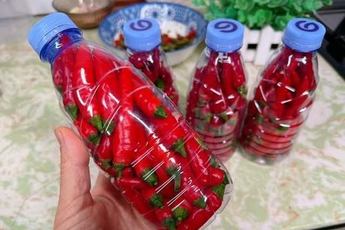 Đừng cho trực tiếp vào tủ lạnh, có cách bảo quản ớt tươi như mới hái đến cả nửa năm