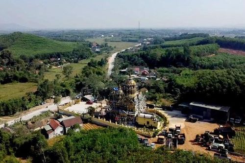 Cận cảnh lâu đài của 'đại gia đồng nát' xứ Nghệ