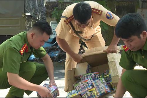 TPHCM: Triệt phá đường dây vận chuyển, buôn bán, tàng trữ pháo nổ, thu hơn 3 tấn