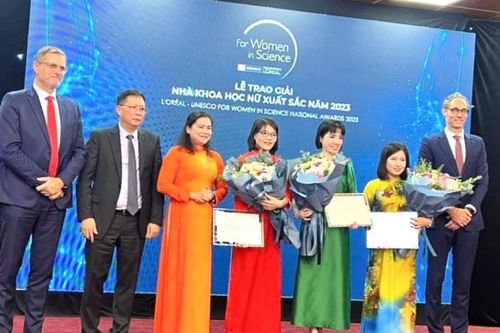 3 nhà khoa học nữ xuất sắc nhận giải thưởng L'Oreál - UNESCO