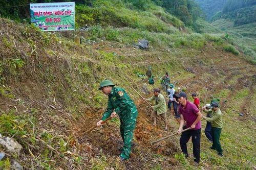 Đồng bào ở biên giới Mường Khương mong được bao tiêu hàng nông sản