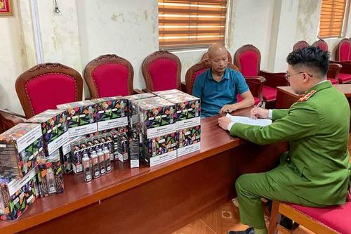 Sơn La: Bắt giữ đối tượng vận chuyển thuê 19.200 sản phẩm thuốc lá điện tử